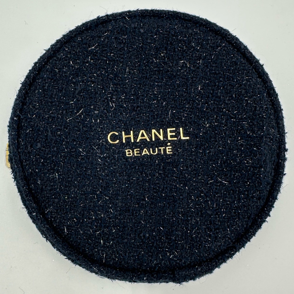 Chanel Beauté Navy Round Tweed Zipper Pouch – Limited Edition Gift with Purchase